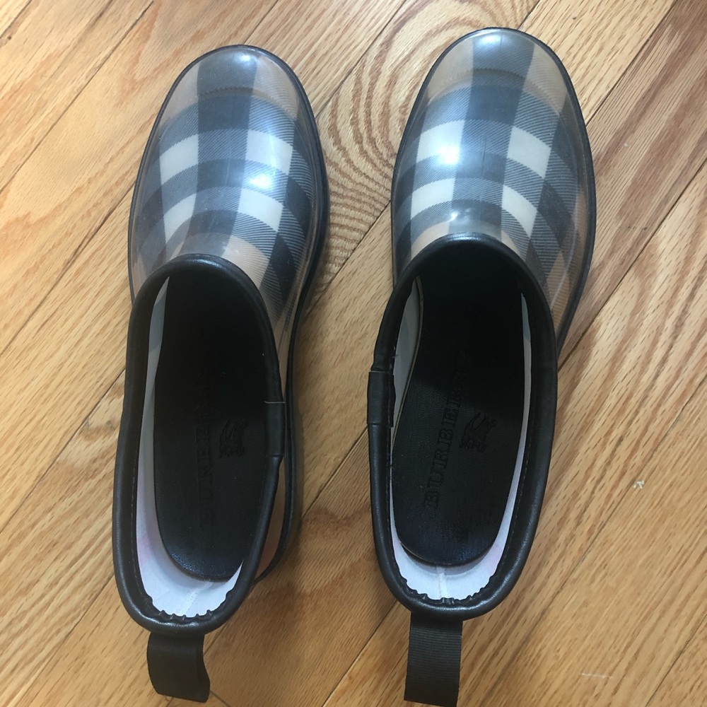 Burberry ankle rain boots